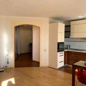 Продаю  2 к квартиру  Вацлава Гавела 7 В