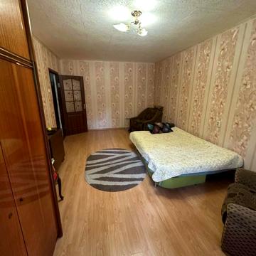 Героїв просп., 25