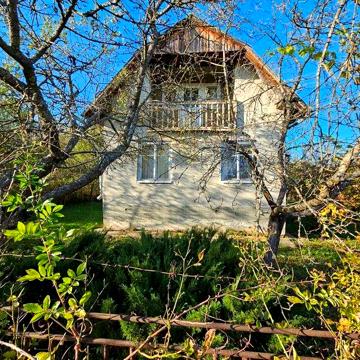 Продається житловий будинок\дача на околиці курортного м.Моршин...