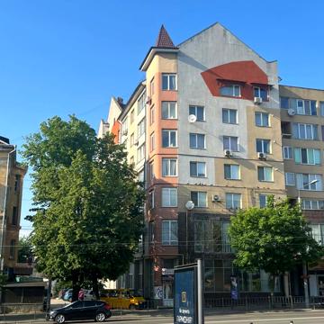 Незалежності вул., 83