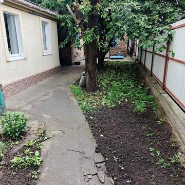 Продам пів будинку по вул. Червоної калини з окремим входом