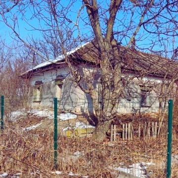 Хата з ділянкою в мальовничому селі