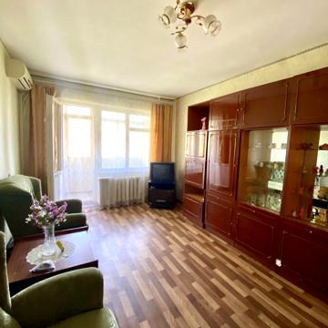 Небесної Сотні просп. (Маршала Жукова), 77
