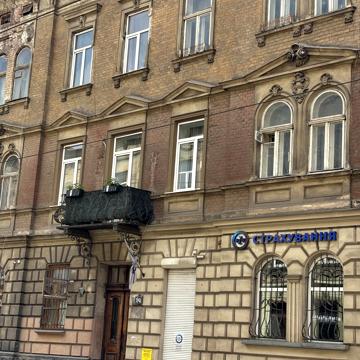 Івана Франка вул., 9
