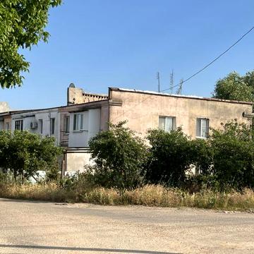 Продам 3х комнутную квартиру в пгт Великодолинское