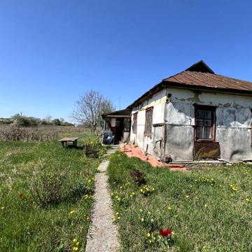 Продаємо дім с ділянкою
