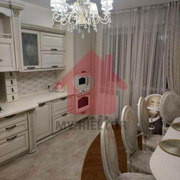 Продаж 3 кімнатної на О.Хіри