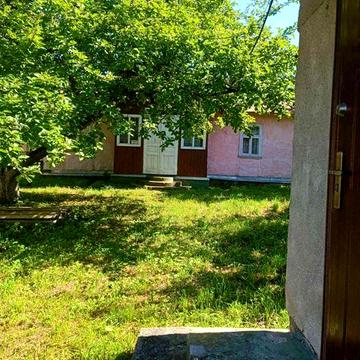 Продам деревяний будинок у с. Попелі.