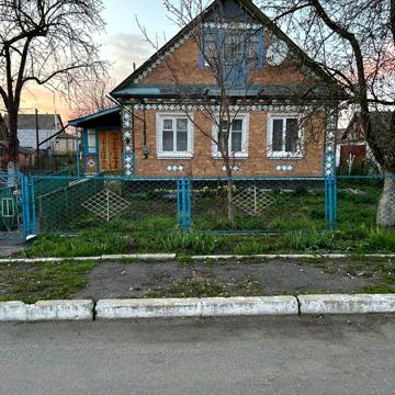 Продам цегляний будинок