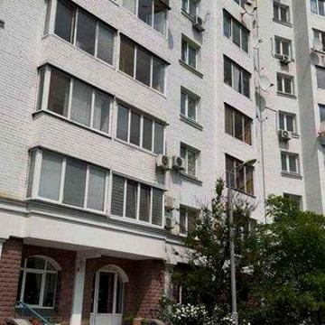 Простора двоповерхова 3-кімнатна квартира на Оболоні