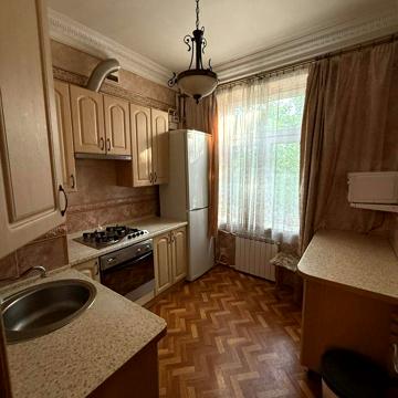 Голосіївський просп. (40-річчя Жовтня), 92/1
