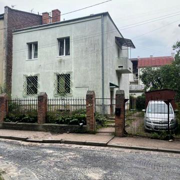 Квартира особнякового типу з ділянкою - Професорська колонія, Львів
