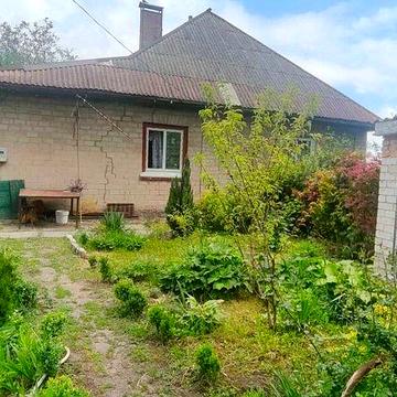 Продам 1/2  будинку в Дахнівці по вул. Мальовничій