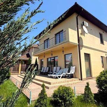 Продам дом в Лесках с отличным ремонтом+мебель+техника Море рядом