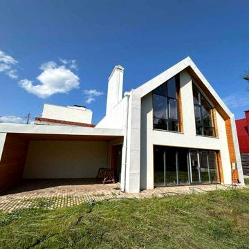 Компактний сучасний будинок 152 м2 у КМ бізнес-класу Villas, Ірпінь