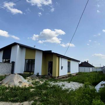 Продам класний котедж з максимальною комплектацією!