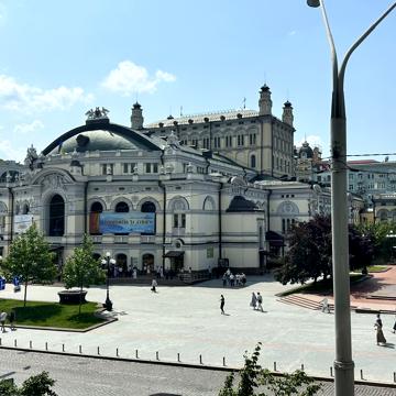 Володимирська вул., 51/53