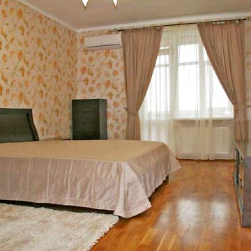 Продам 3-к квартиру Киев, Львовская 22