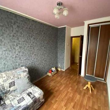 Продам 3 кімнатну квартиру в с. Есхар,  4/5, центр, пл. 60 кв.м