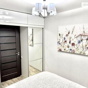 Продаж 3к Квартира Квартальна (Гладкова) вулиця