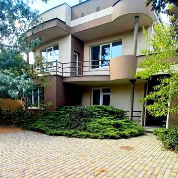 Продаж будинку під офіс / бізнес в Ужгороді