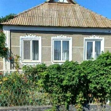 Продам будинок в с. Кремидівка, 4 кімнати, газ, вода, с/у в домі.
