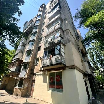 Академіка Філатова вул., 32