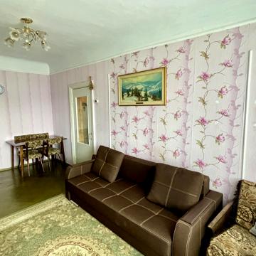 Камянецька вул., 75