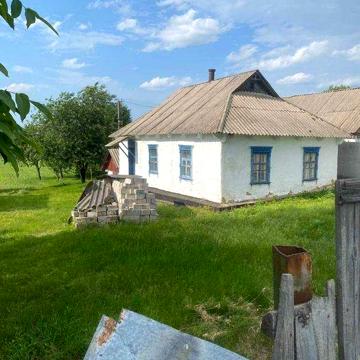 Продам будинок із землею в селі Острів