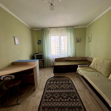 Пілотська вул., 53