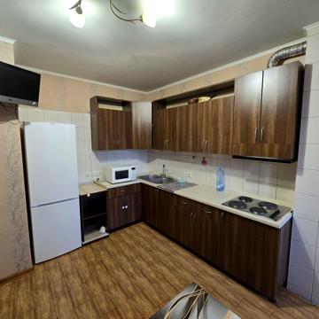Осіння вул., 33