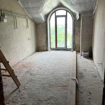 2-х поверхова квартира 120кв в центрі міста Калуш