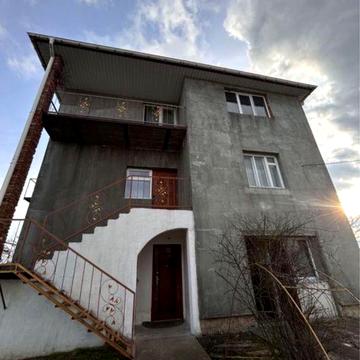 Продаж 3-х поверхового будинку район Лезнево