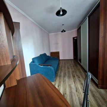 Оренда квартири з балконом 38м2. Можна з тваринкою.