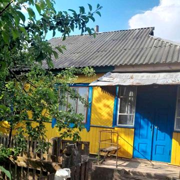 Продам будинок із земельною ділянкою