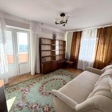 Ореста Левицького вул. (Академіка Курчатова), 8