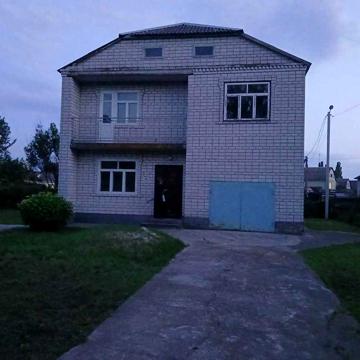 Продаж будинку біля р. Дніпро