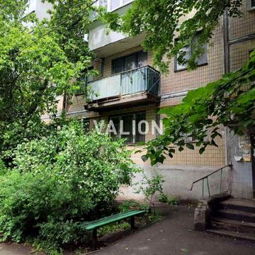 Продаж 3 кімнатна квартира В. Гавела 5 .