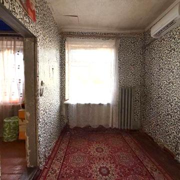 Продам двухкомнатную гостинку по ул.Библика 13 ХТЗ.L