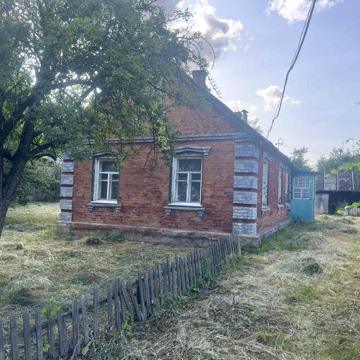 Продам добротный домик в Песочине