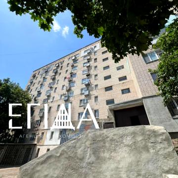 Василя Нікітіна вул., 15