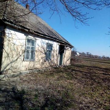 Продаётся земля с домиком с.Карапыши Мироновский район