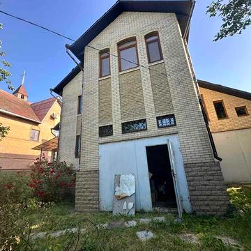 продается дом два этажа 350 квадратных метров район 8- й хлебзавод