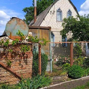 Продається дача 12 соток з будинком та всіма необхідними будівлями