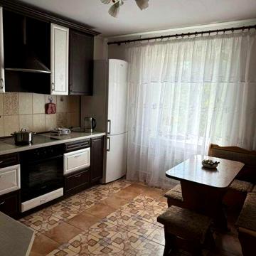 Продам 2 кім.кв. по вул. Гетьмана Мазепи в р-ні Нижній Бам-Макдональс
