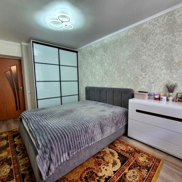 Варшавська вул., 3