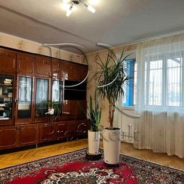 Жилянська вул., 72