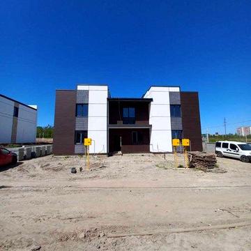 Продаж кутового котеджу з міськими комунікаціями