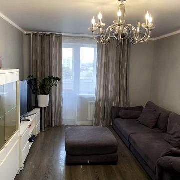 Продаж 2 кімнатної квартири в центрі міста Суми на Театральній площі.