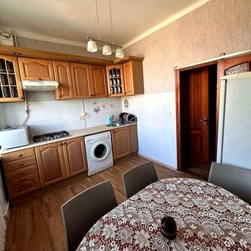 Новосельського вул., 92